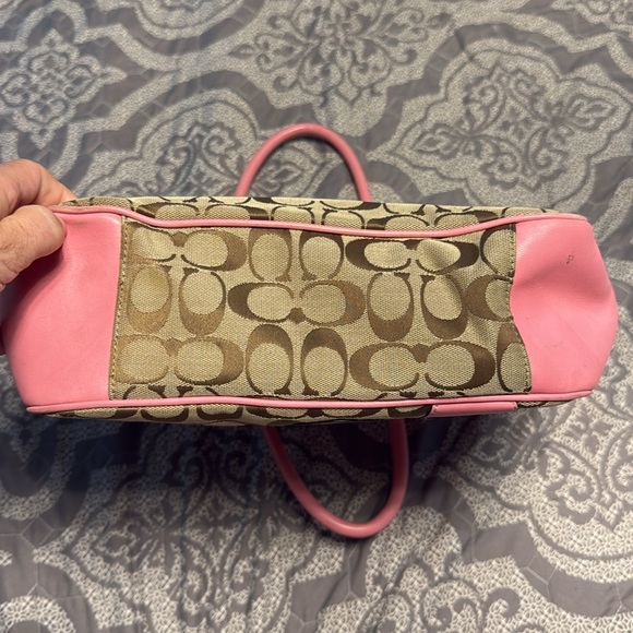 **SOLD ON MERCARI**RARE Coach Pink Daisy Applique Tote Bag - Picture 7 of 11
